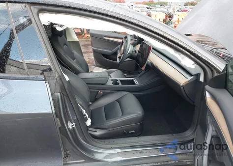 2022 Tesla Model 3 Long Range Dual Motor All-Wheel Drive z USA, uszkodzony, nr VIN 5YJ3E1EBXNF356978